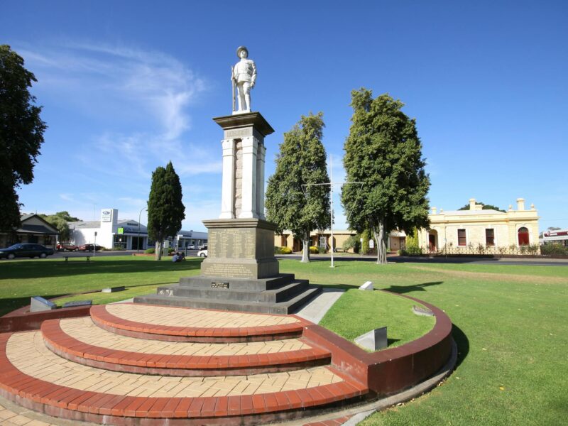 War Memorial, Naracoorte Town Square