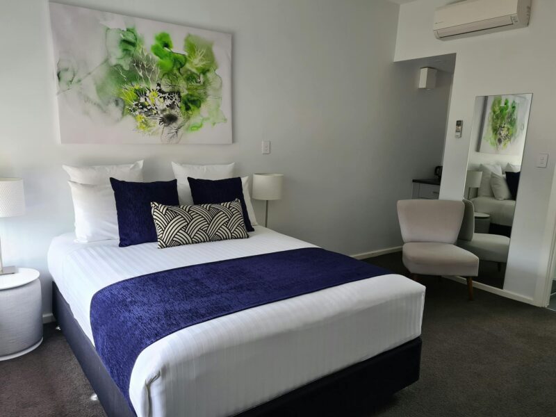 ATDW The Avenue Inn.jpeg Premium Queen Room