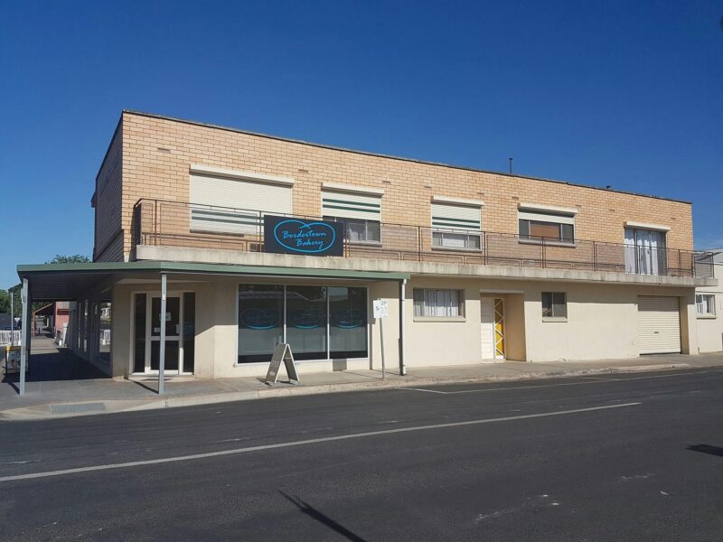 Bordertown Bakery exterior