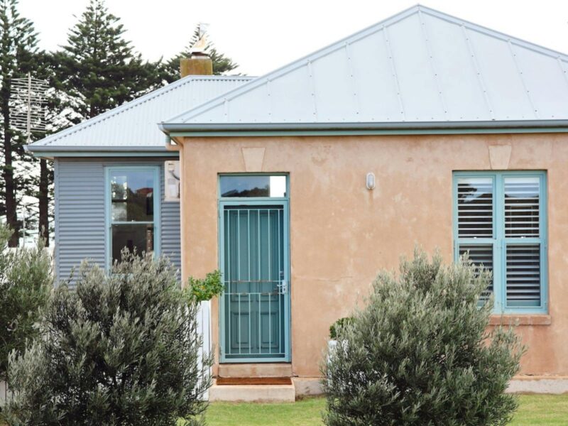 Exterior of Mulberry House in central Robe.